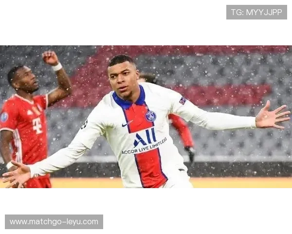 巴黎vs拜仁：欧冠巅峰对决，卫冕冠军迎战状态狂魔！谁将主宰小组头名？